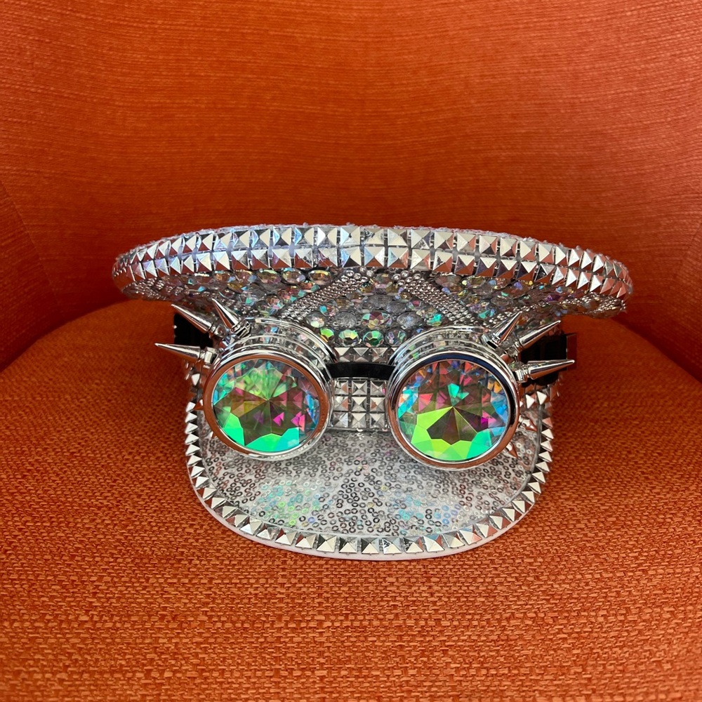Festival/rave hat with goggles